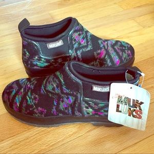 NWT AUTHENTIC WOMEN’S MUKLUKS “LIBBY” RAIN BOOTIES